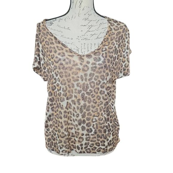 Express Women's Size Medium Tan Cream Leopard Print V-Neck Soft Sheer Knit Top - Picture 1 of 6